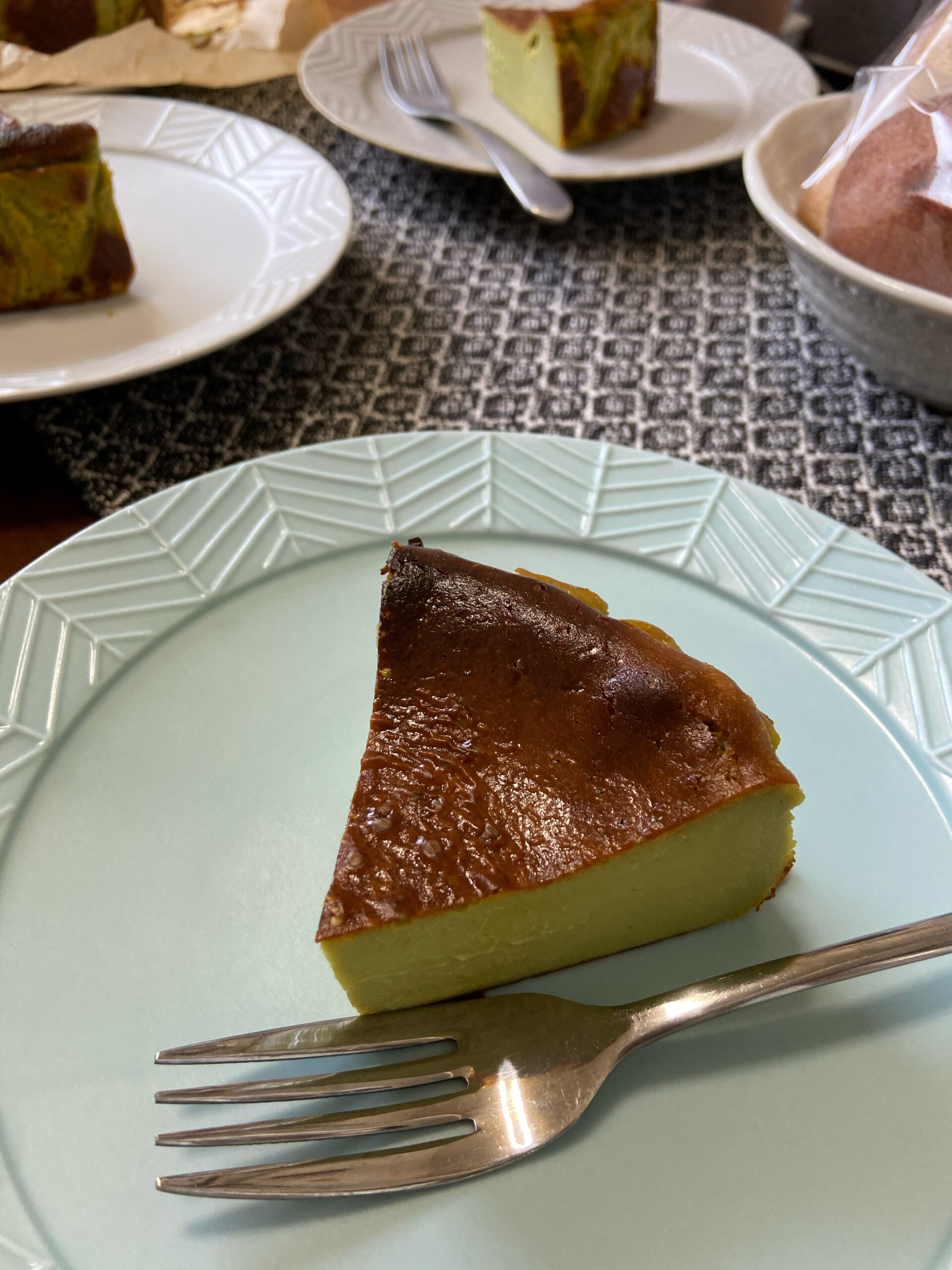 大阪 手作りマフィン La Feuilleラ フィーユ さんの ピスタチオのバスクチーズケーキ Koukichi Blog